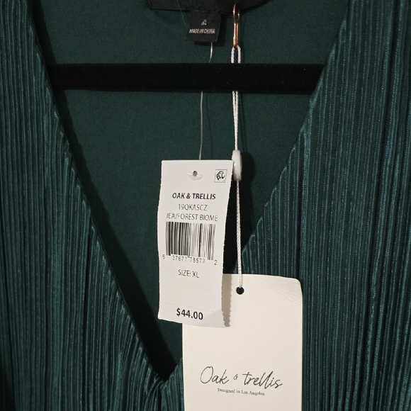 Women's Green and Black Dresses - Picture 3 of 9